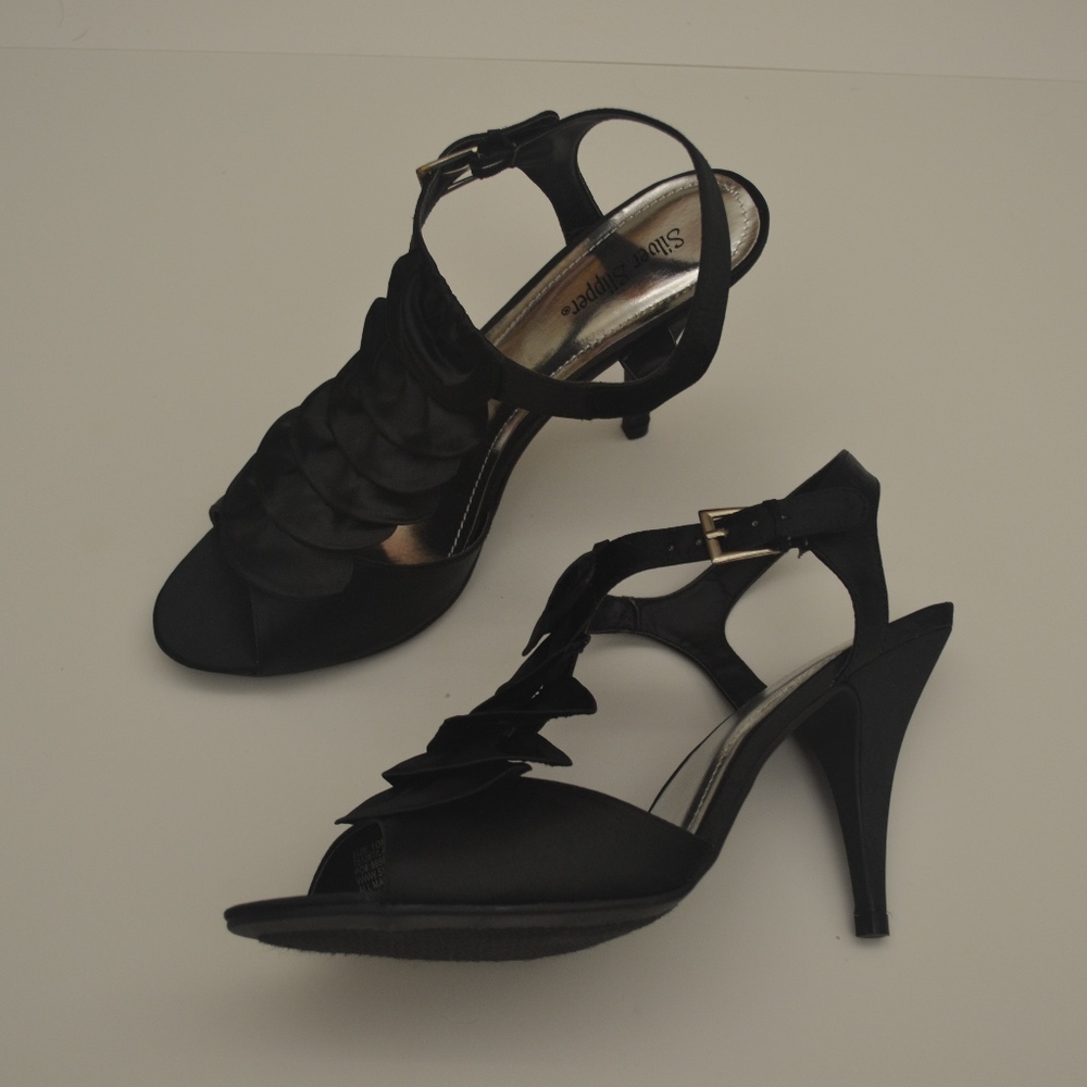 Only Worn Once! Black Ruffle Heels size 10